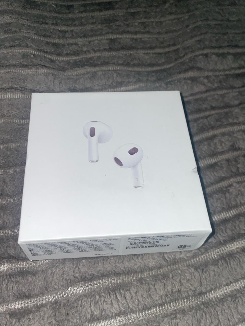 Apple White Wireless Earbuds with Charging Case - Boxed